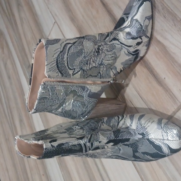 Pour La Victoire Rickie Embellished Heeled Bootie - Picture 3 of 5